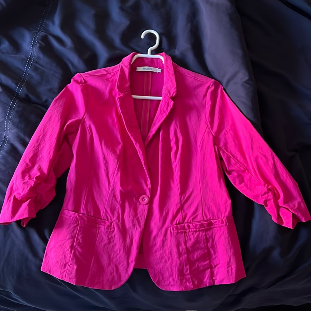 Ricki’s Pink Three Quarter Sleeve Suit Jacket.  Size L.